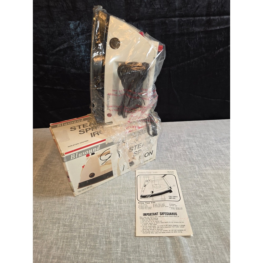Blusound Steam Spray Iron TSK-708CS MPI-20 Non-Stick Soleplate White Red New